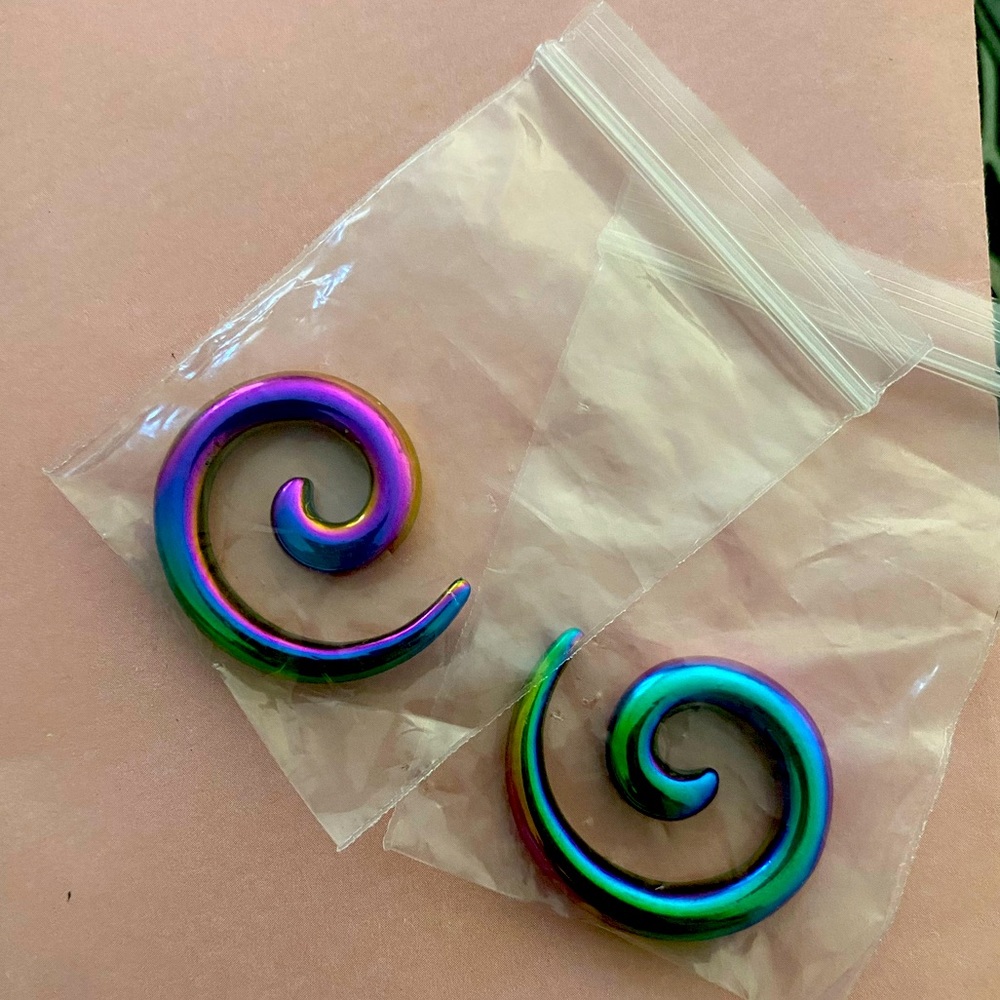 4g 5mm Stainless Steel Spiral Tapers, Sold as a Pair